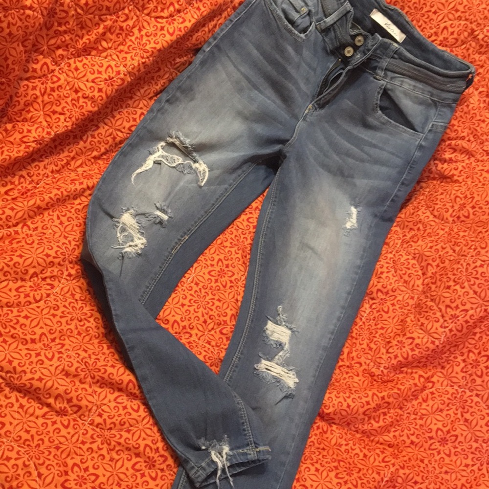 KanCan distressed skinny jeans sz 27